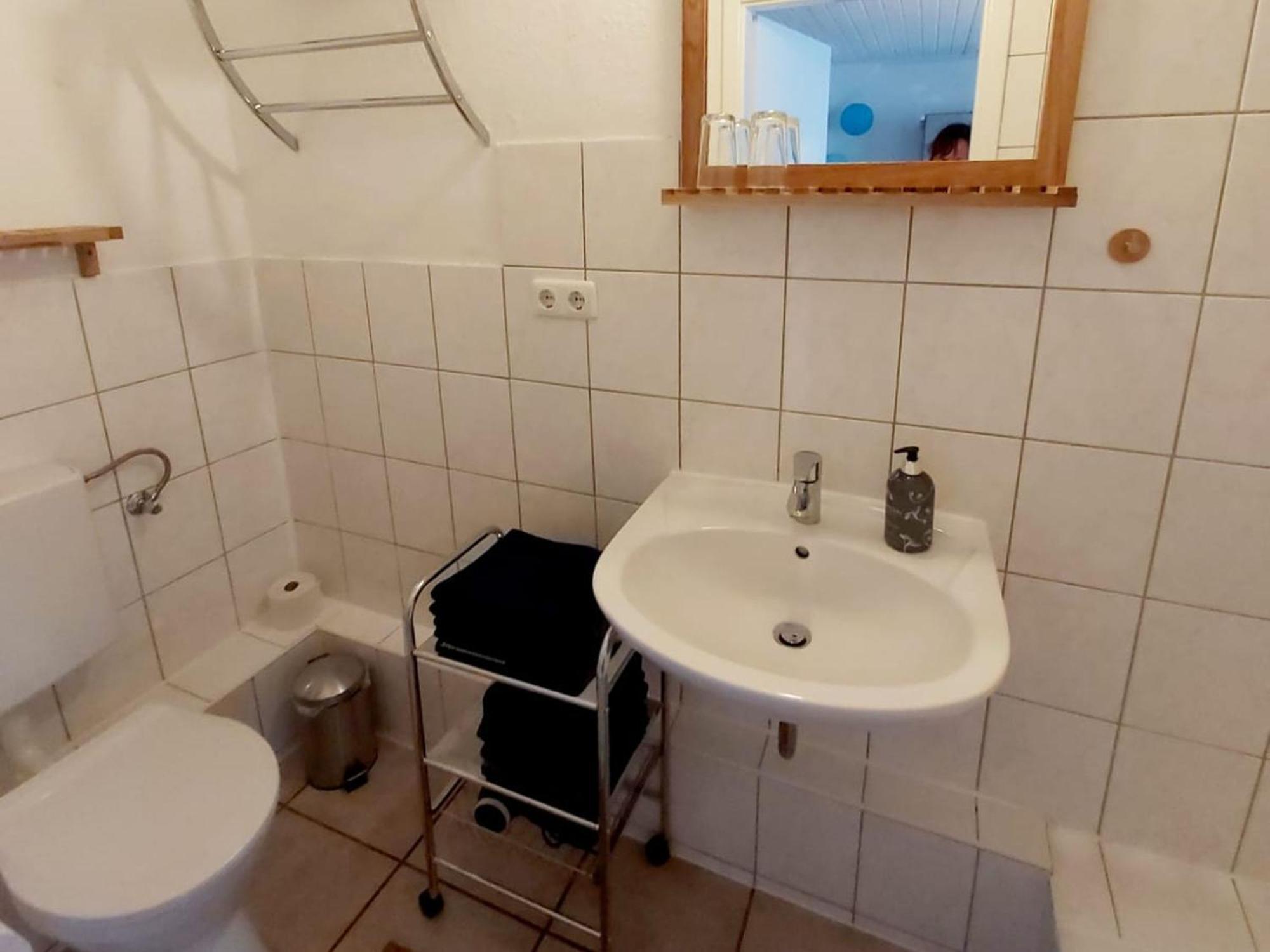 1 Zimmer Ferienwohnung Lohfelden Buitenkant foto